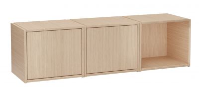Bricks System Regal von Woud aus hellem Holz, bestehend aus drei Modulen.